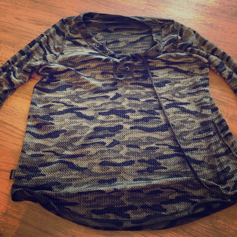 Torrid Camo Waffle Knit Top Size 3